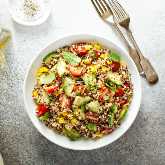 Ensalada templada de merluza y quinoa